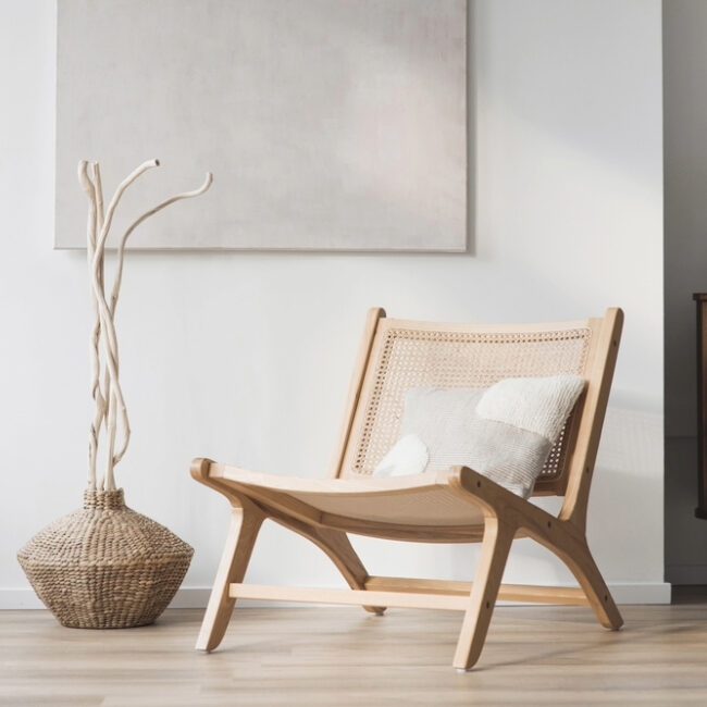 Aménagement intérieur avec mobilier, style bohème scandinave, mise en valeur de la maison et concept minimaliste.